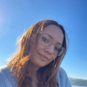 Meet your Posher, Claudia